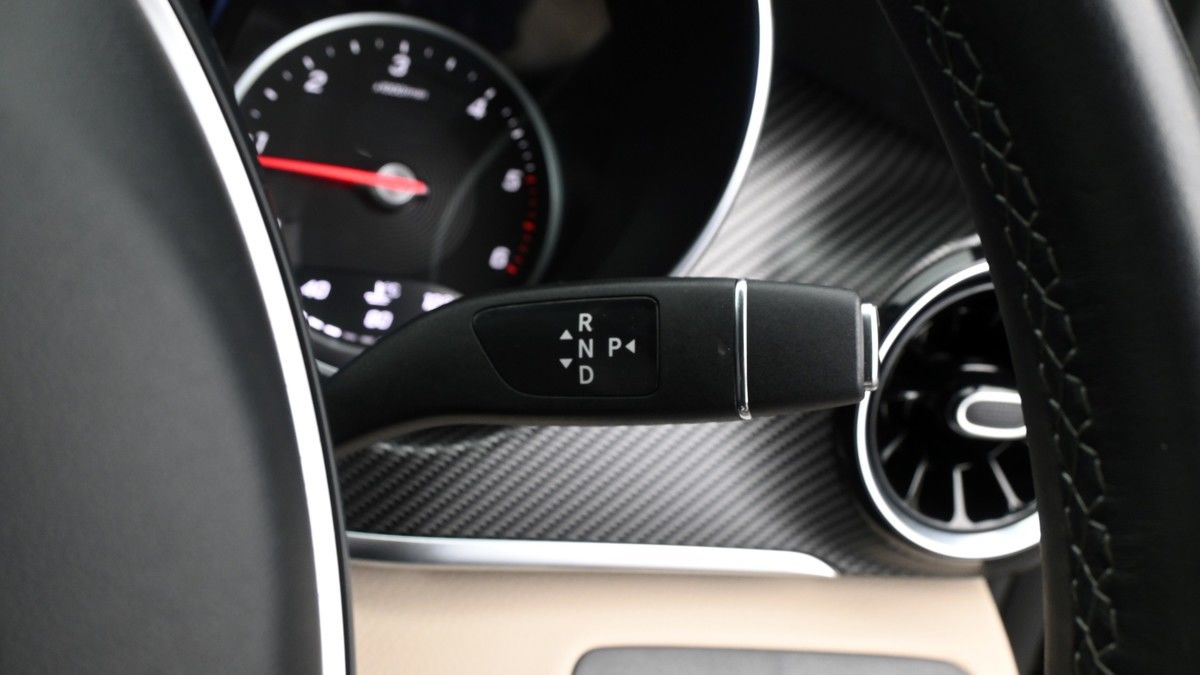 Mercedes-Benz V Class Image 2