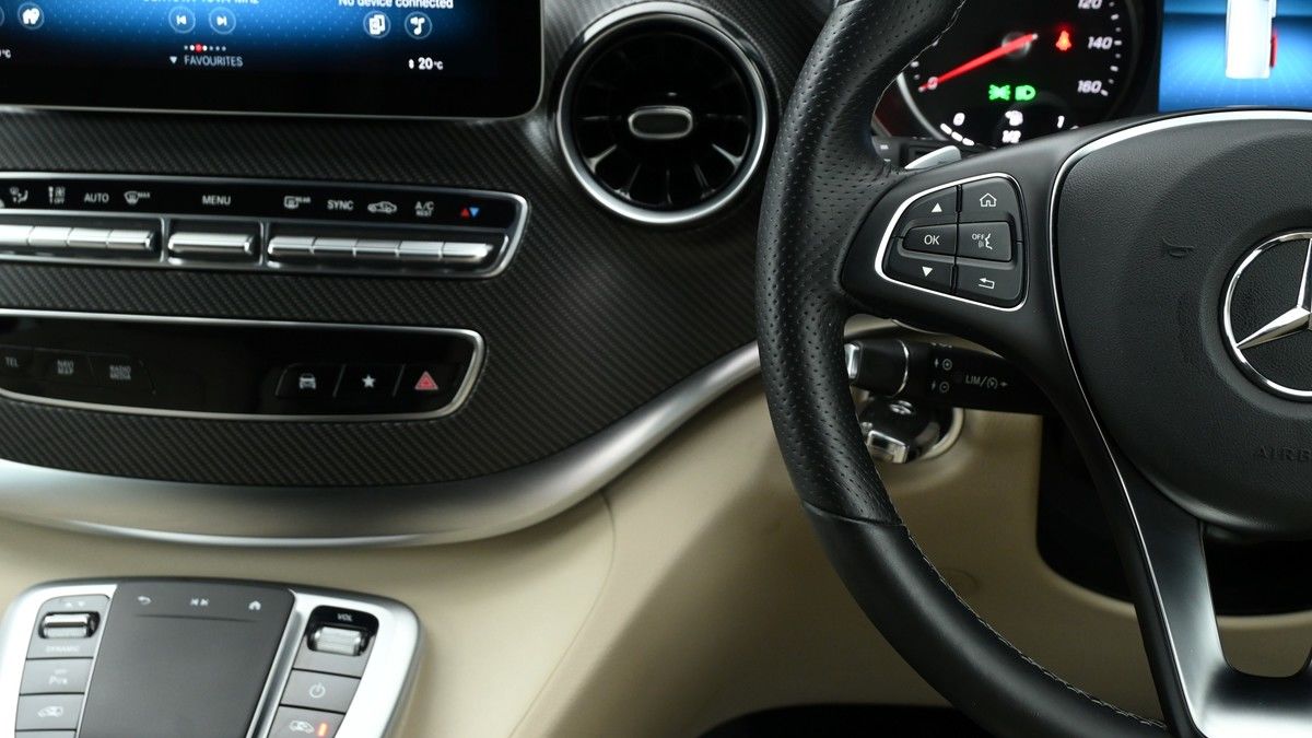 Mercedes-Benz V Class Image 15