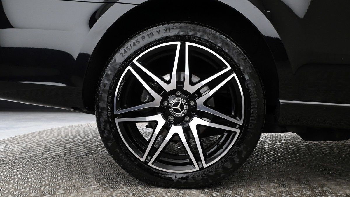Mercedes-Benz V Class Image 9