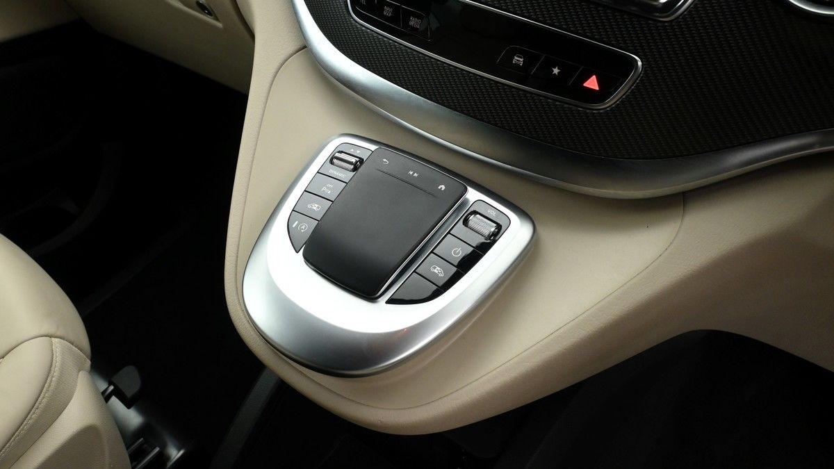 Mercedes-Benz V Class Image 2