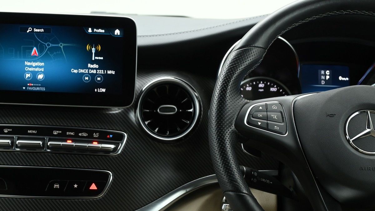 Mercedes-Benz V Class Image 15