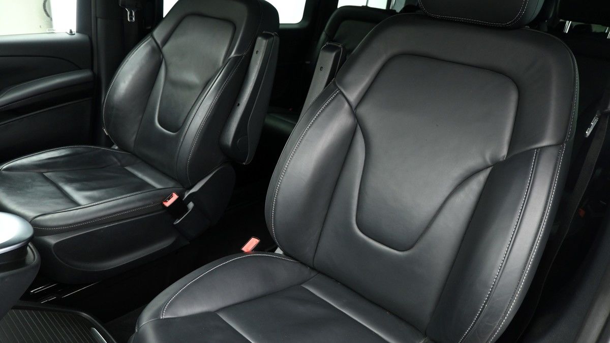 Mercedes-Benz V Class Image 4