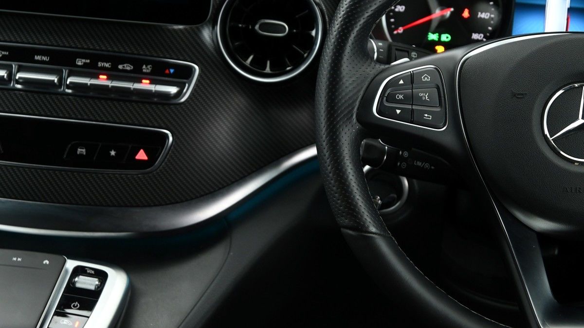 Mercedes-Benz V Class Image 15