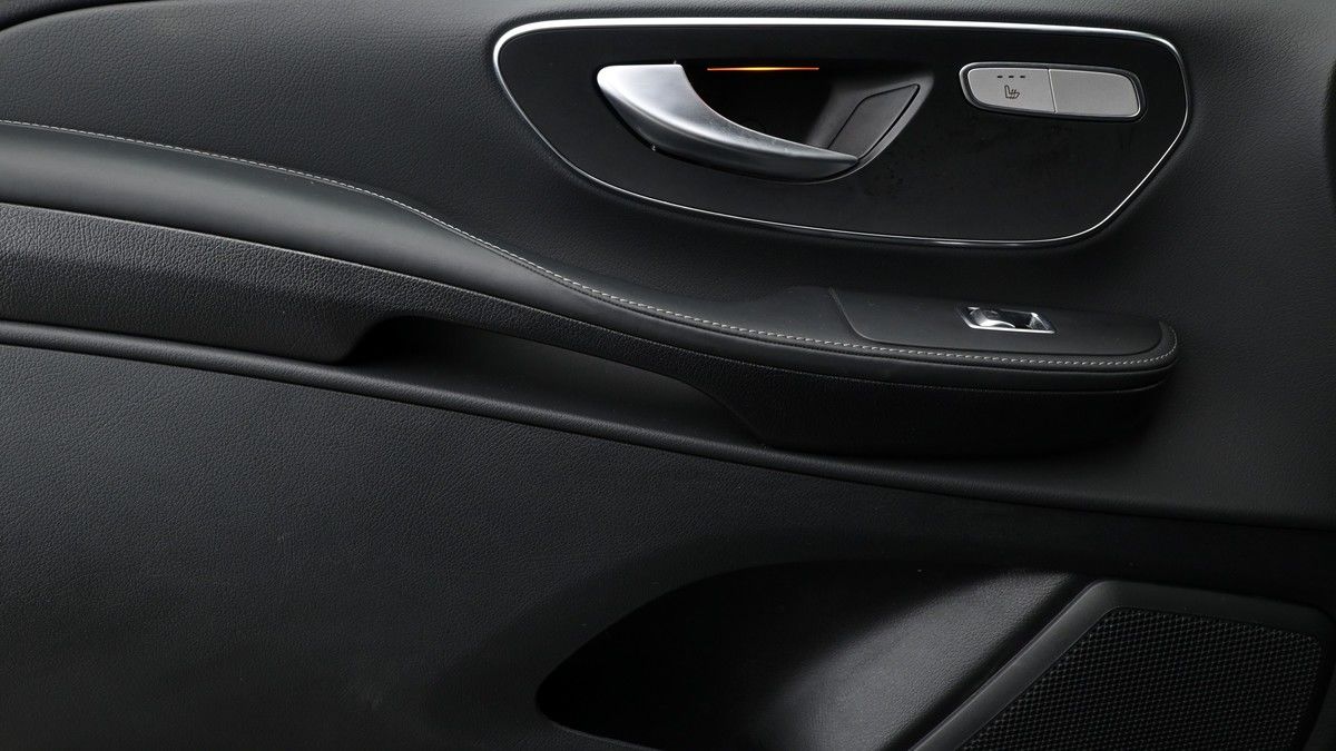 Mercedes-Benz V Class Image 13