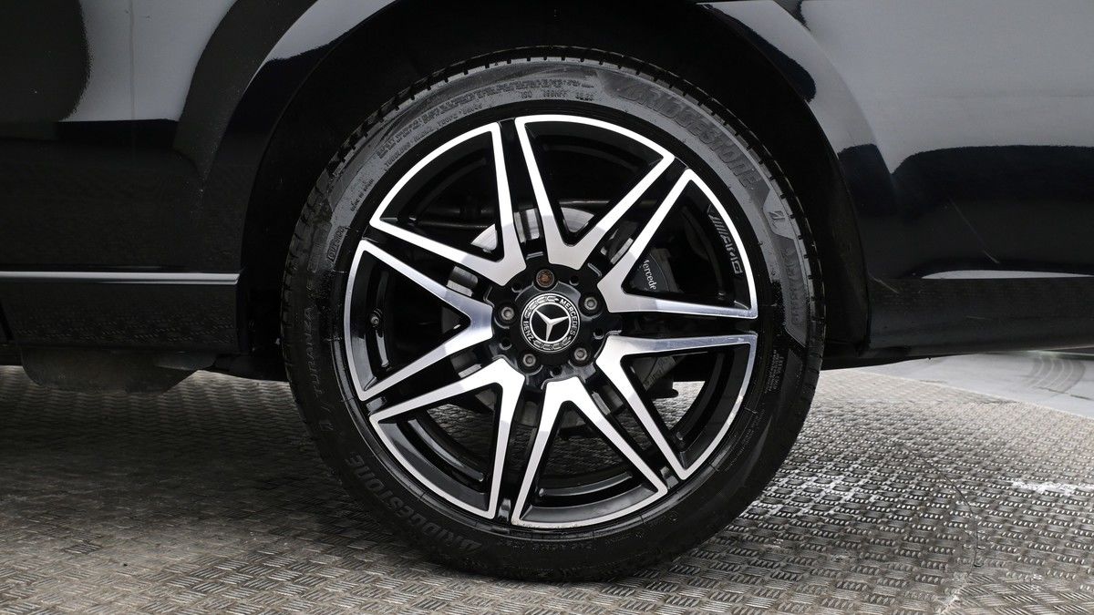 Mercedes-Benz V Class Image 9