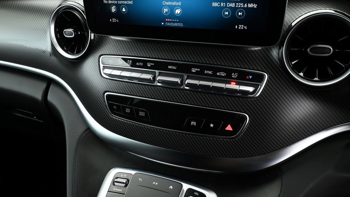 Mercedes-Benz V Class Image 12