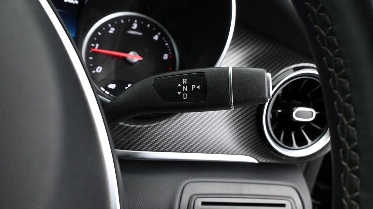 Mercedes-Benz V Class Image 2