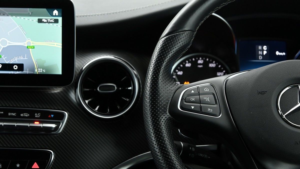 Mercedes-Benz V Class Image 15