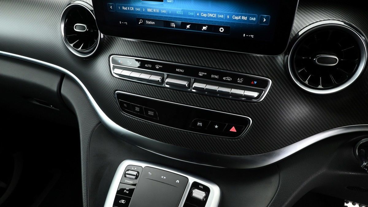 Mercedes-Benz V Class Image 12