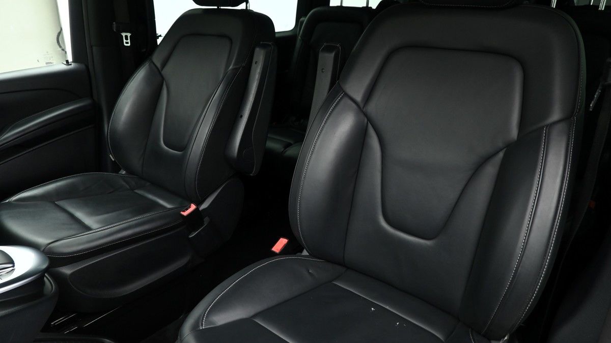 Mercedes-Benz V Class Image 4