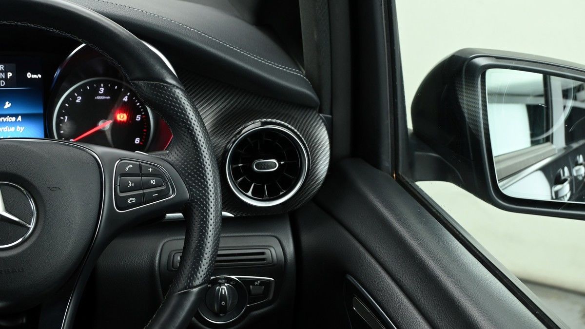 Mercedes-Benz V Class Image 16