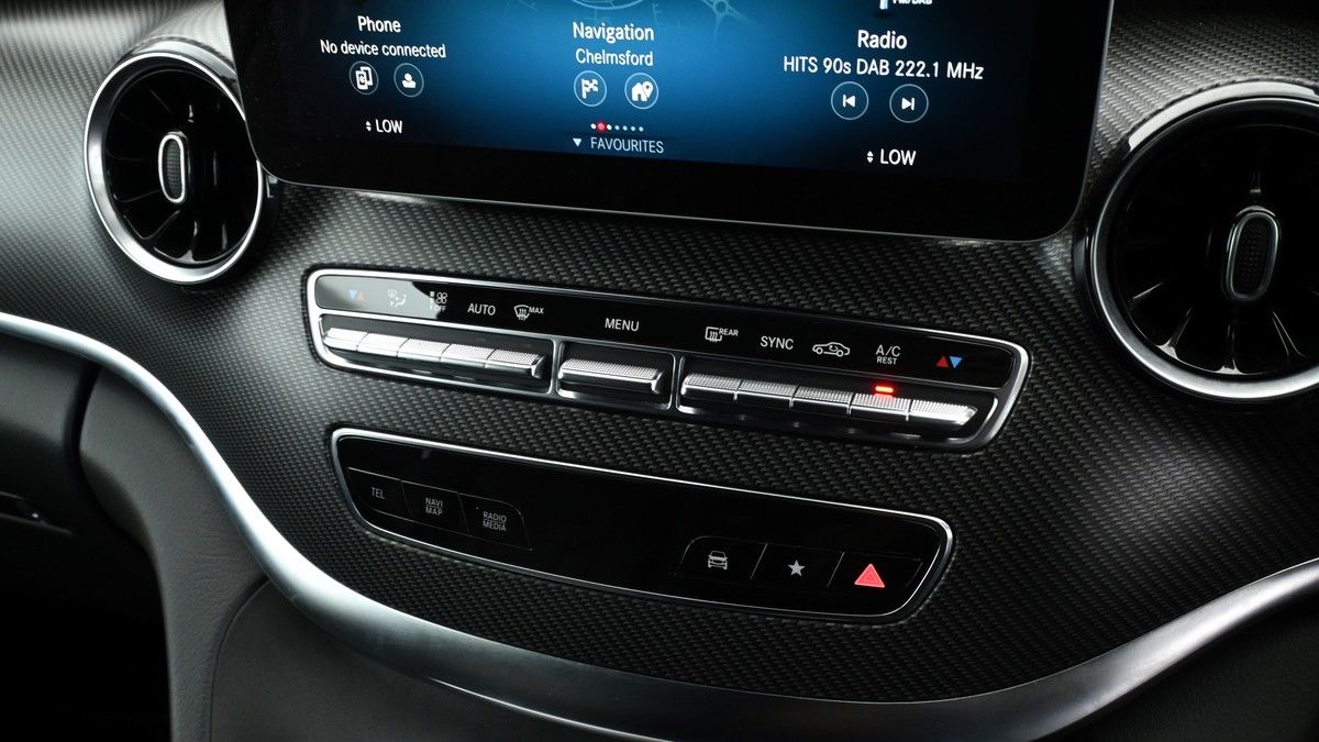 Mercedes-Benz V Class Image 12