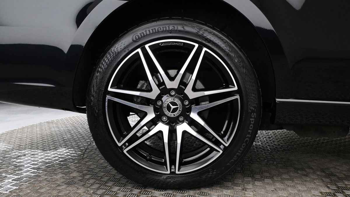 Mercedes-Benz V Class Image 9
