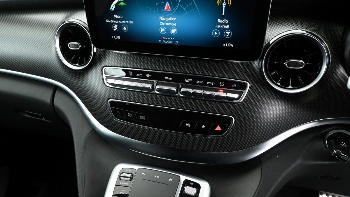 Mercedes-Benz V Class Image 12