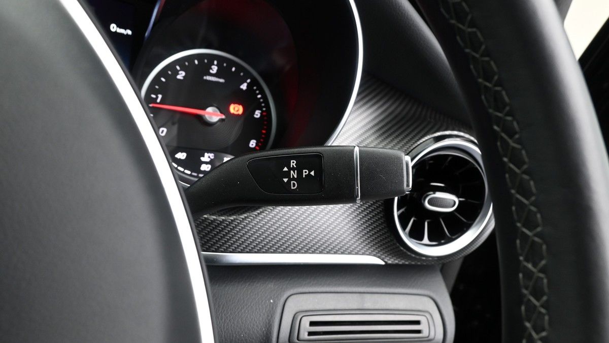 Mercedes-Benz V Class Image 2