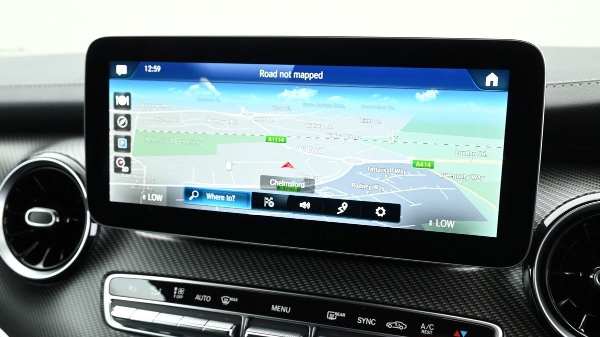 Mercedes-Benz V Class Image 11