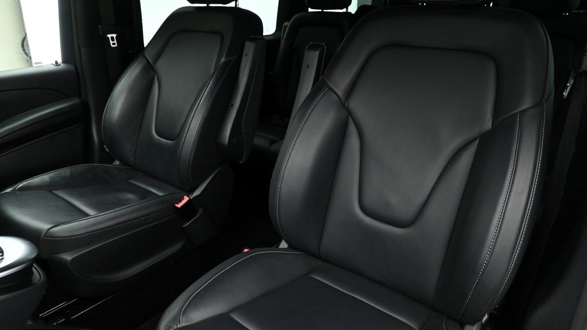 Mercedes-Benz V Class Image 4