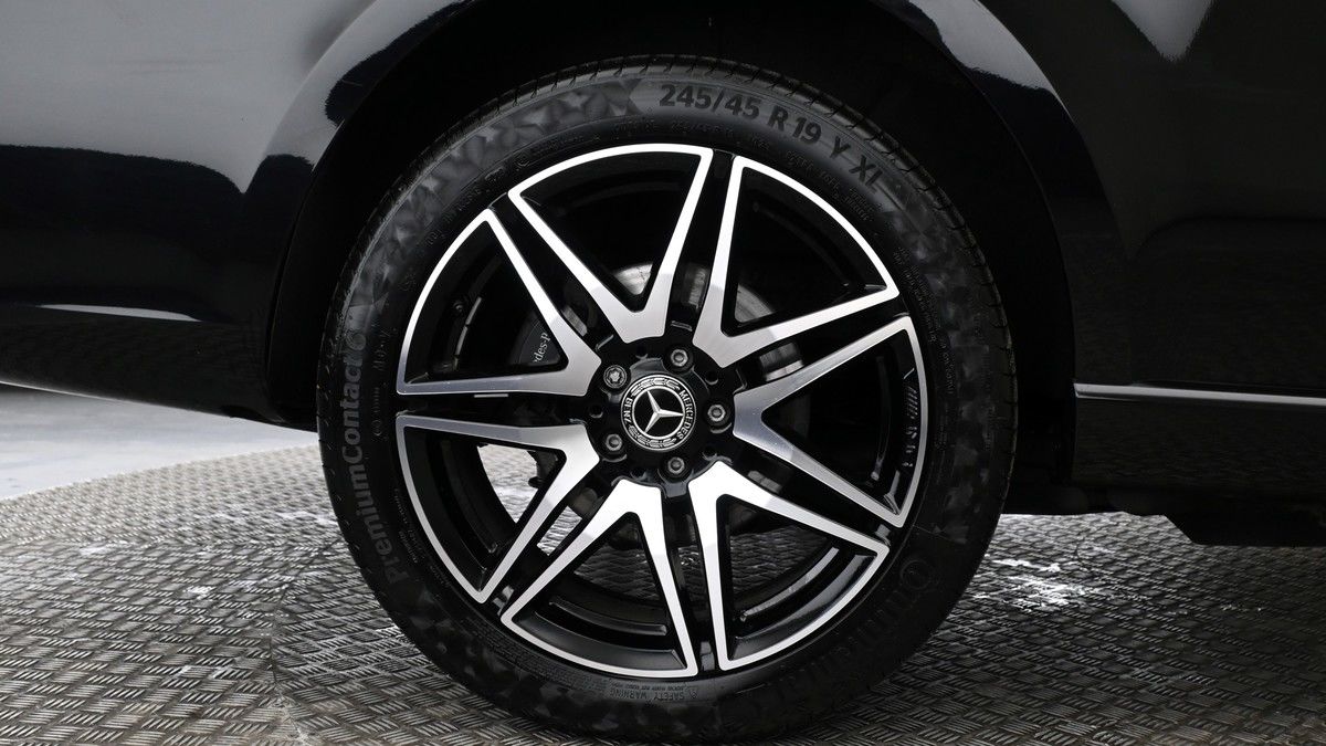 Mercedes-Benz V Class Image 9