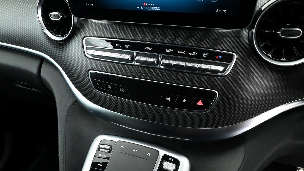 Mercedes-Benz V Class Image 12