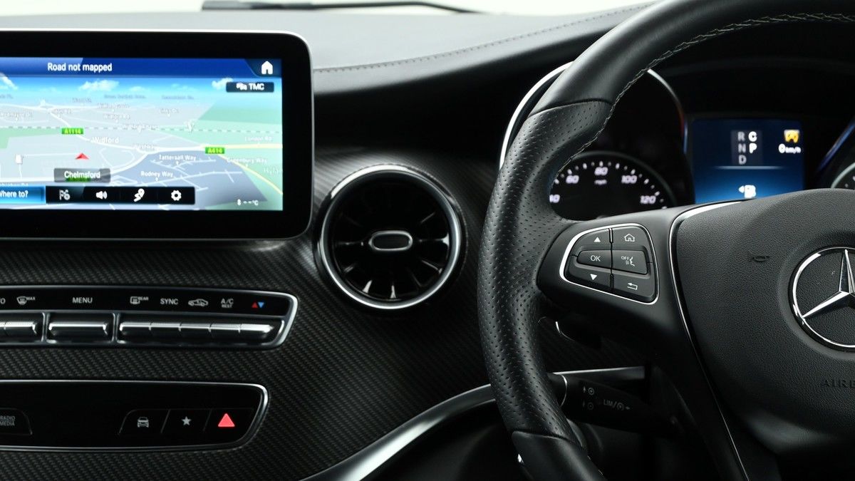 Mercedes-Benz V Class Image 15