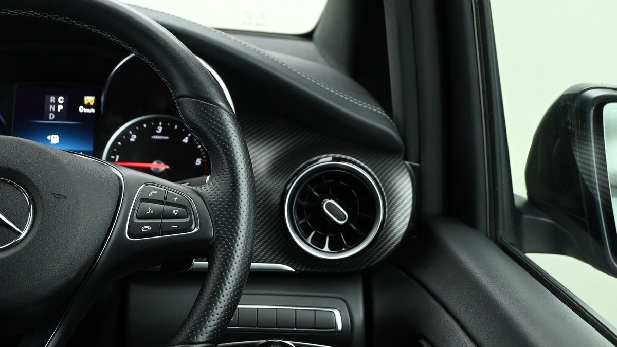 Mercedes-Benz V Class Image 16