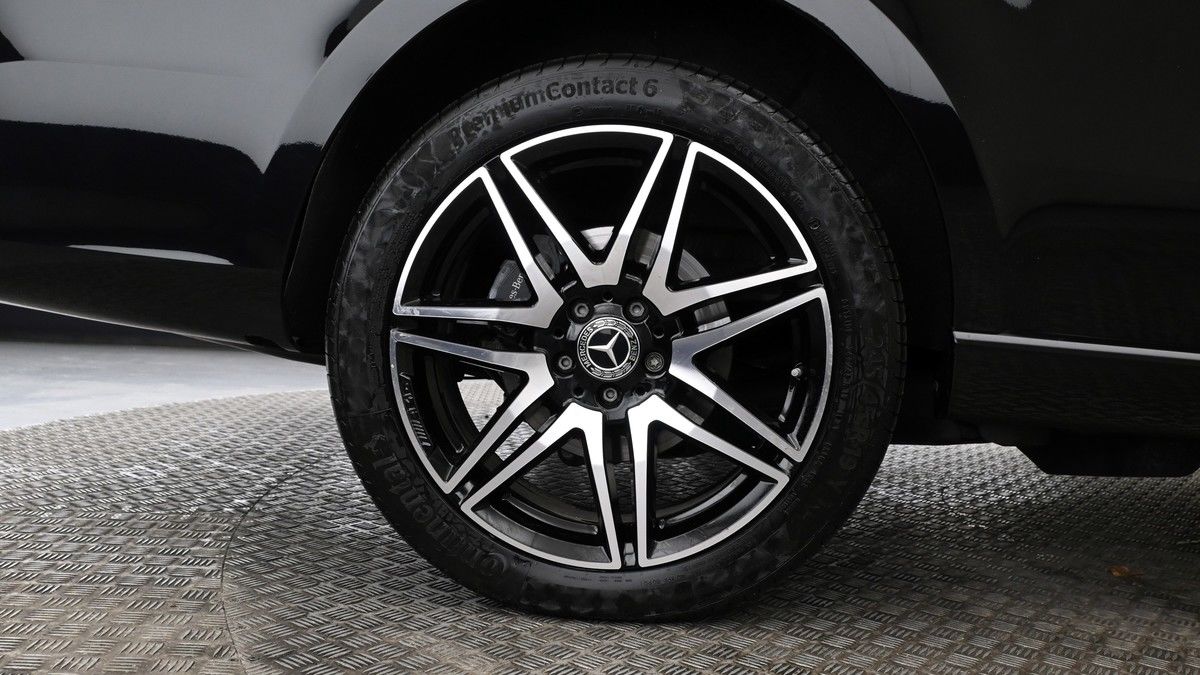 Mercedes-Benz V Class Image 9
