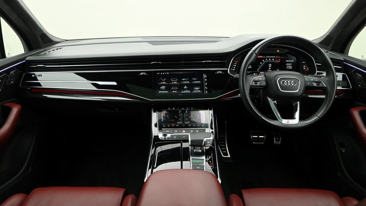 More views of Audi SQ7