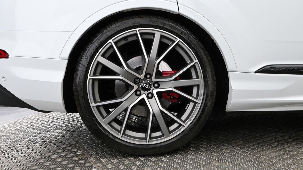 Audi SQ7 Image 9