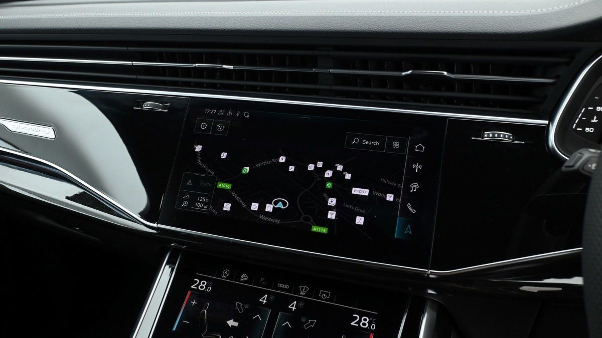 Audi SQ7 Image 10