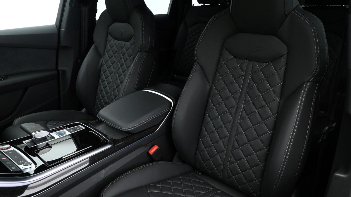 Audi SQ7 Image 3