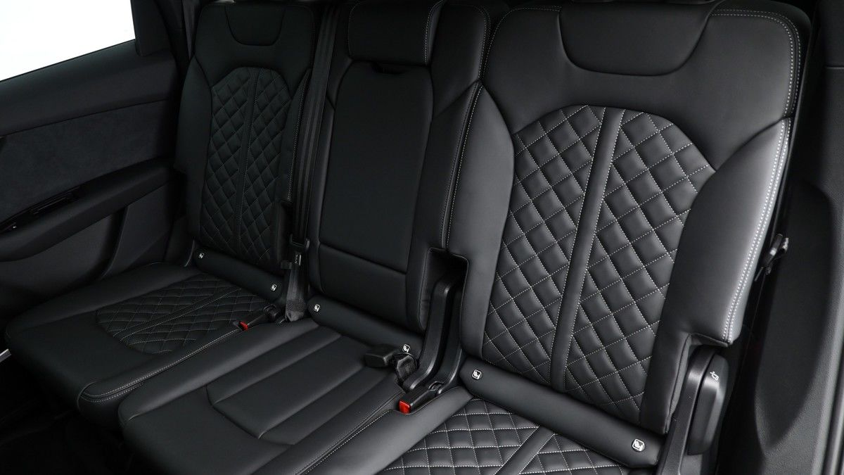Audi SQ7 Image 4