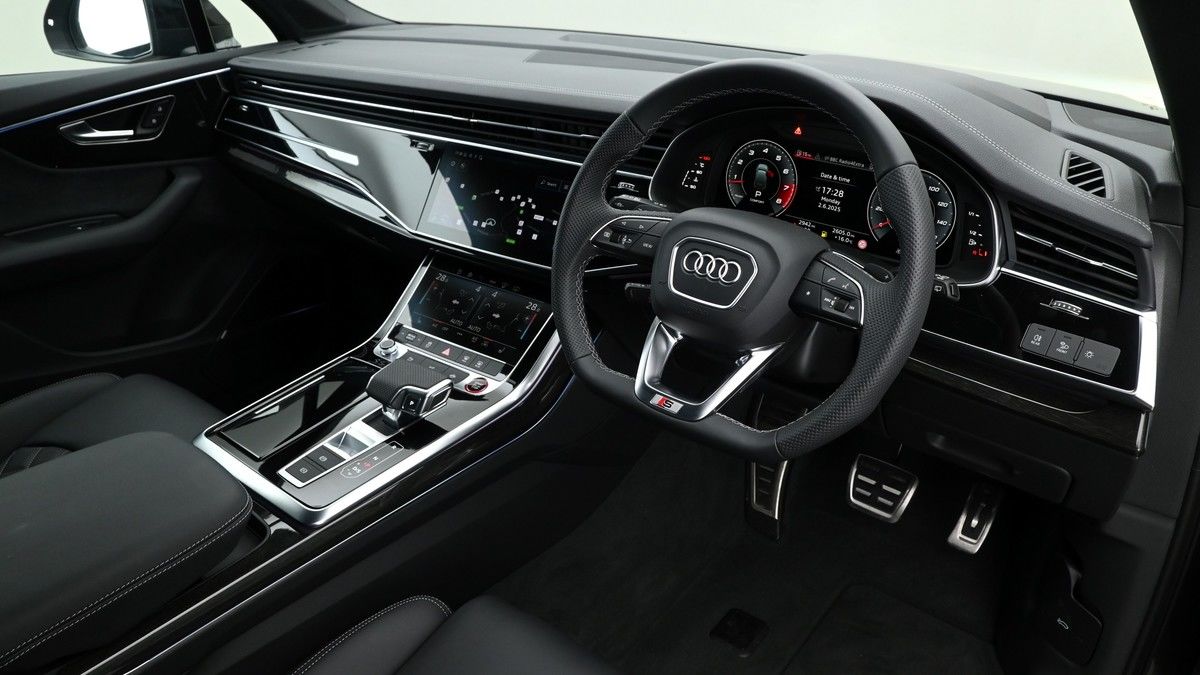 Audi SQ7 Image 2