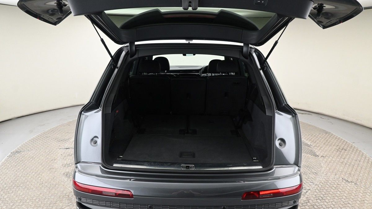 Audi Q7 Image 10