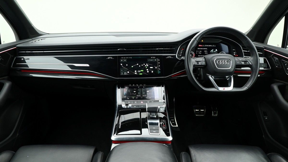 Audi Q7 Image 14
