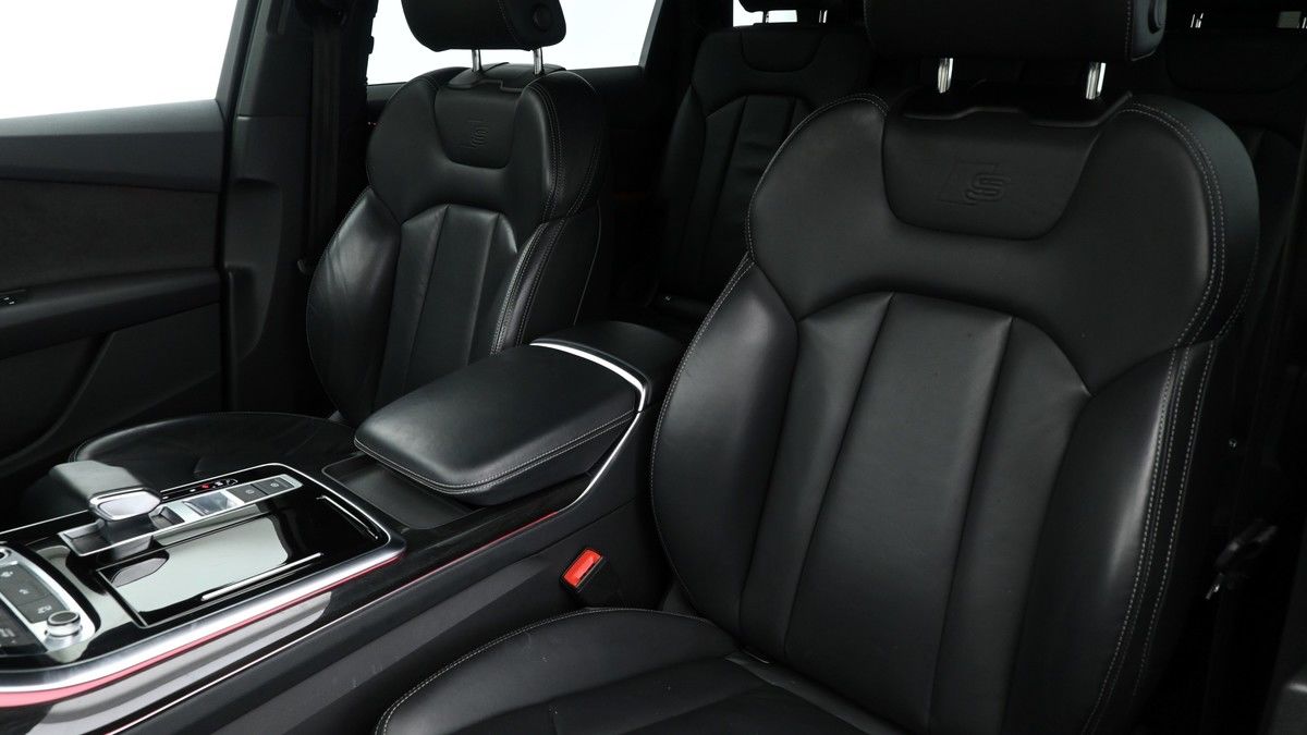 Audi Q7 Image 4