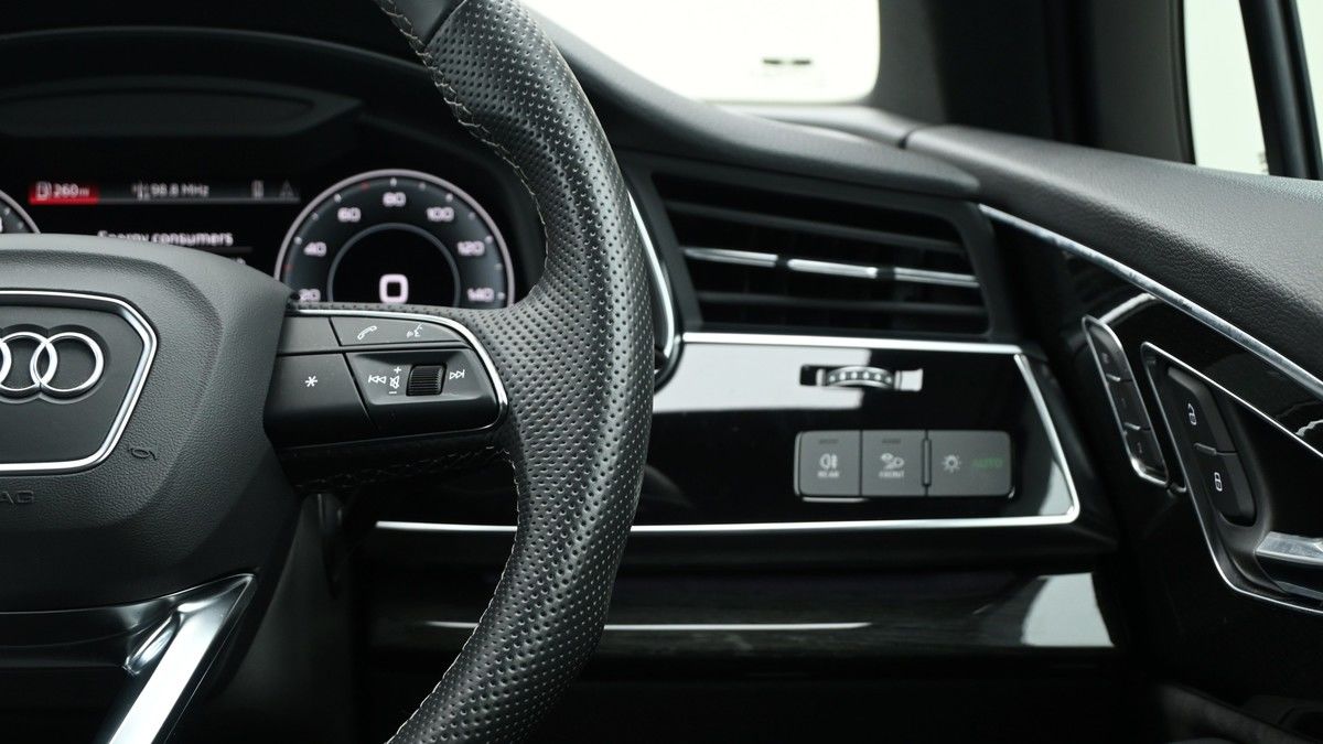 Audi Q7 Image 15