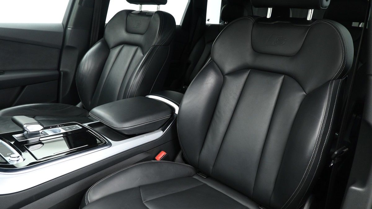Audi Q7 Image 4