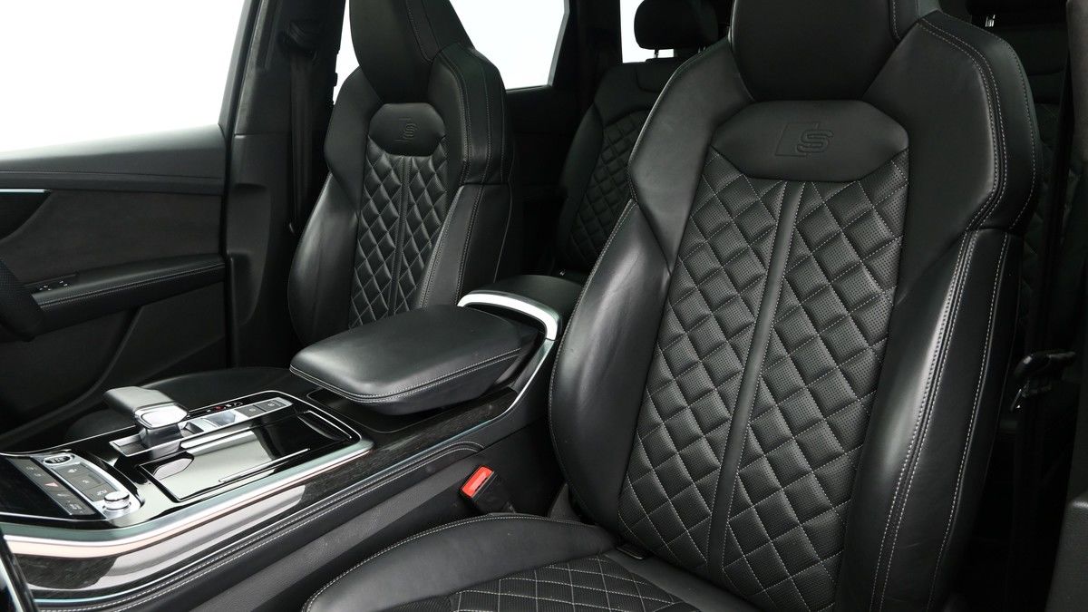 Audi Q7 Image 4