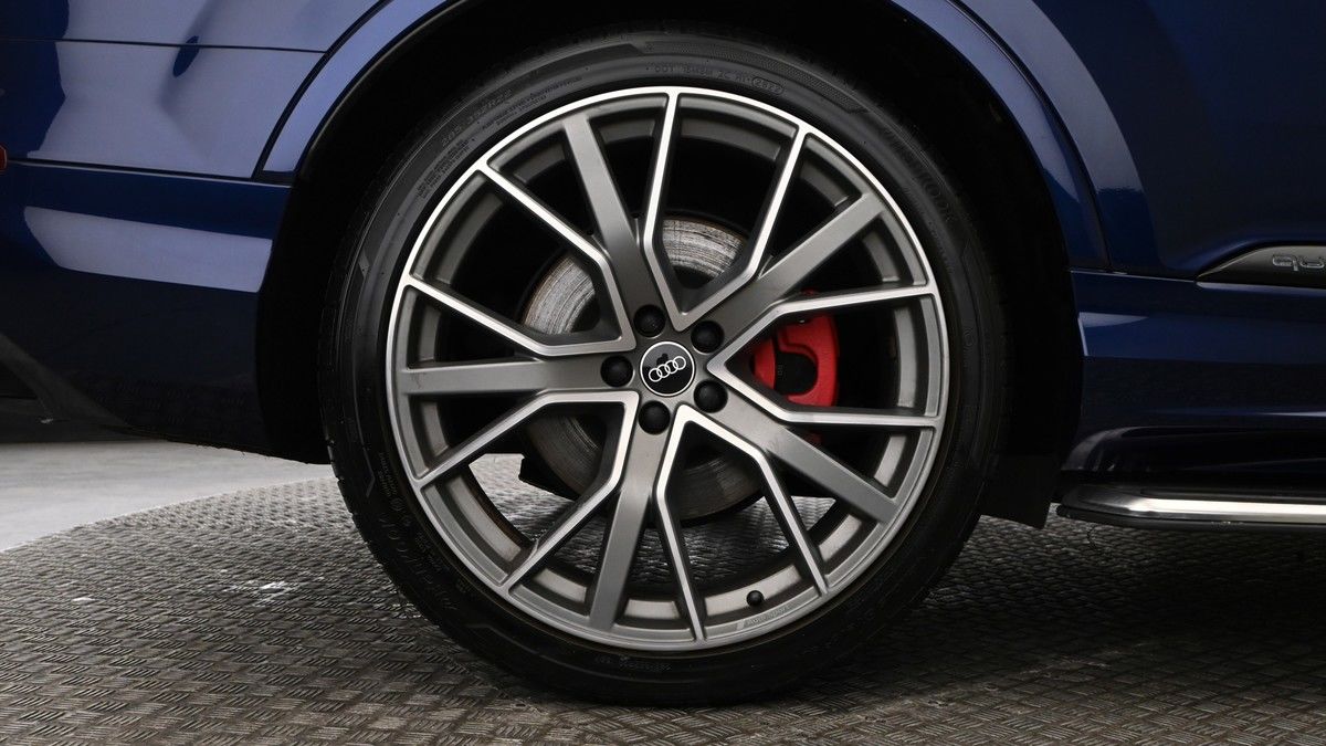More views of Audi Q7