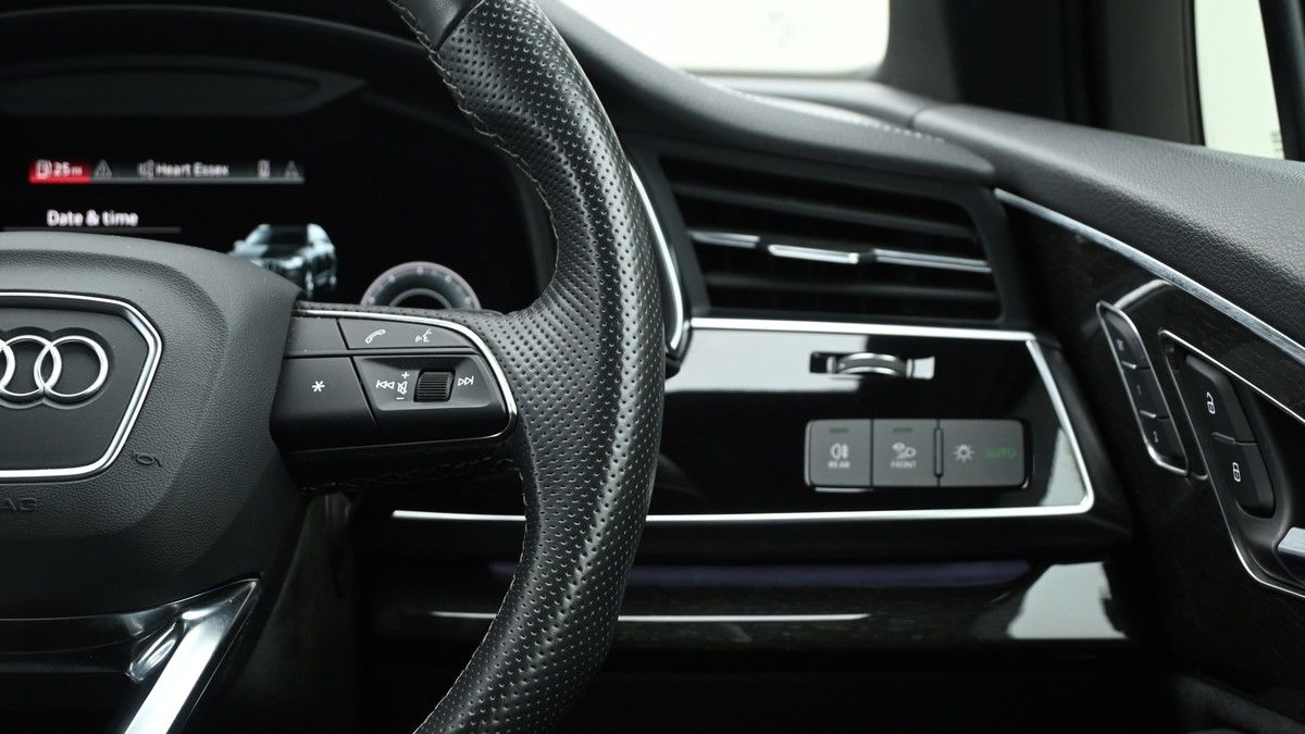 Audi Q7 Image 15
