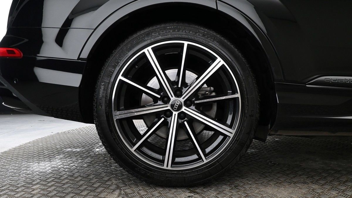 Audi Q7 Image 8