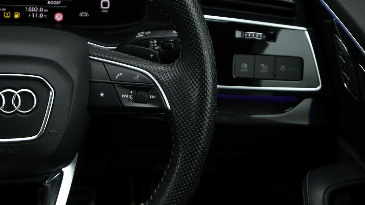 Audi SQ7 Image 16