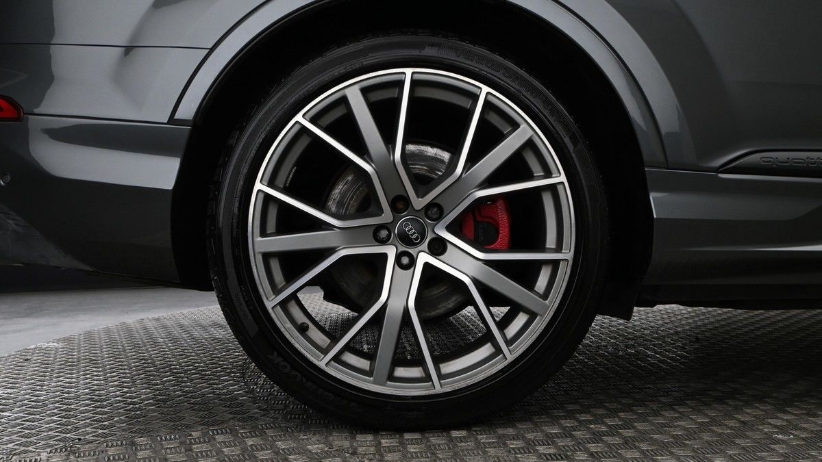 Audi SQ7 Image 9