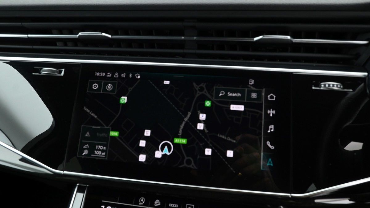 Audi Q7 Image 11