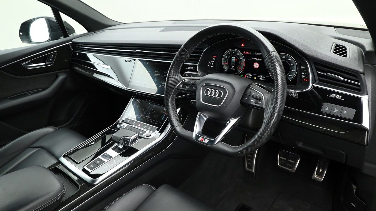 Audi Q7 Image 3