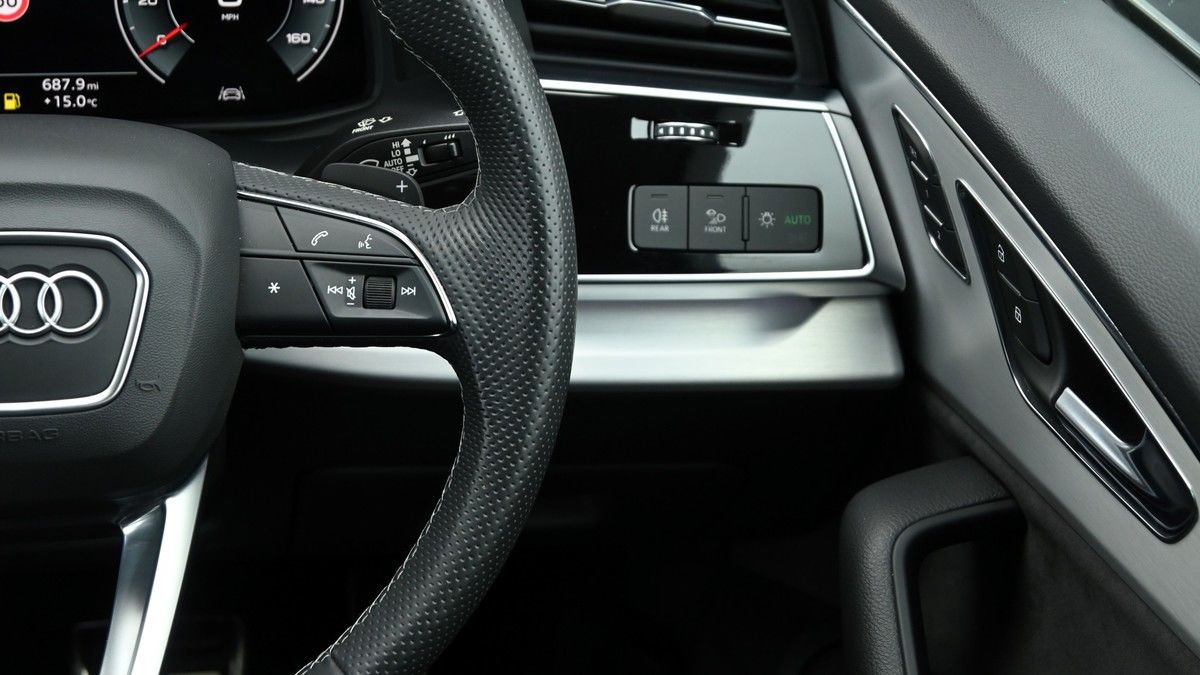 Audi Q7 Image 16