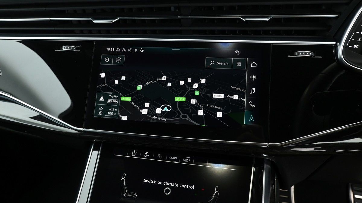 Audi Q7 Image 11
