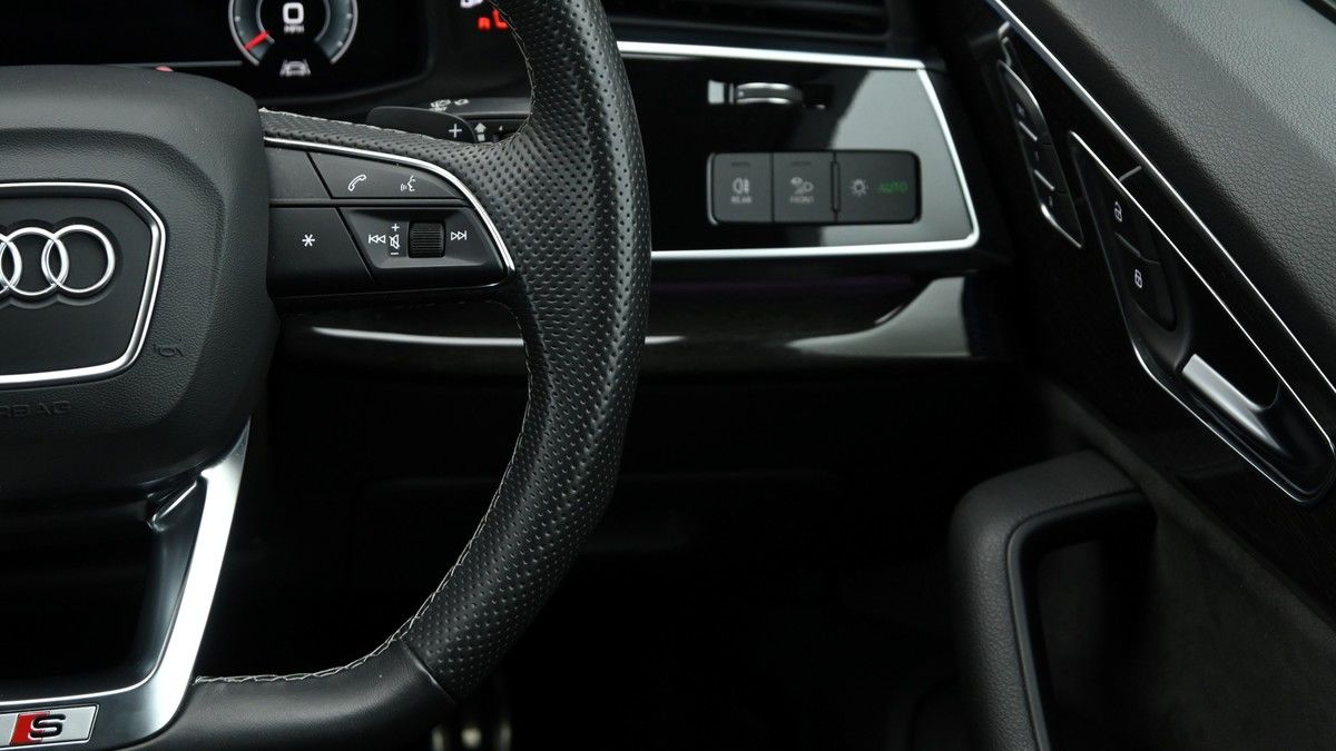 Audi Q7 Image 16