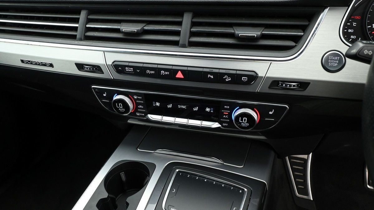 Audi Q7 Image 12
