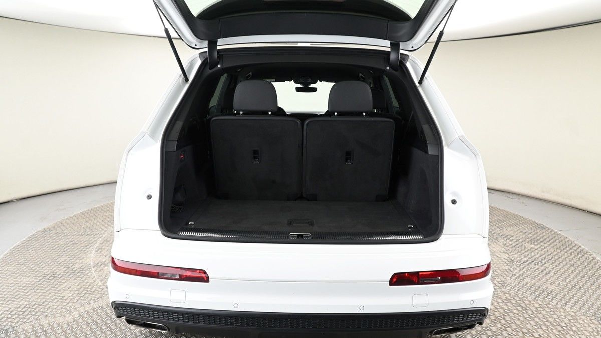 Audi Q7 Image 10
